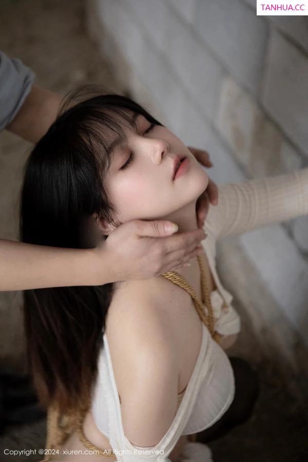 豆瓣酱  [XiuRen]高清写真图 2024.04.23 No.8439 豆瓣酱 美腿黑丝第57张图片